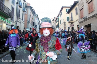 Ronciglione - Carnevale 2018 - Sfilano carri e maschere