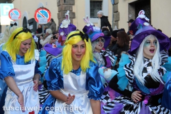 Ronciglione - Carnevale 2018 - Sfilano carri e maschere