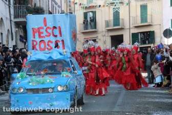 Ronciglione - Carnevale 2018 - Sfilano carri e maschere