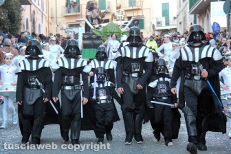 Ronciglione - Carnevale 2018 - Sfilano carri e maschere