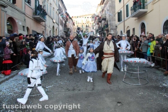 Ronciglione - Carnevale 2018 - Sfilano carri e maschere