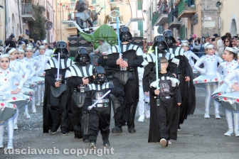 Ronciglione - Carnevale 2018 - Sfilano carri e maschere