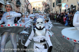 Ronciglione - Carnevale 2018 - Sfilano carri e maschere
