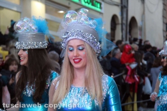 Ronciglione - Carnevale 2018 - Sfilano carri e maschere