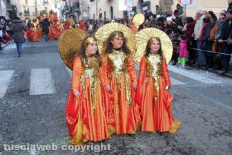 Ronciglione - Carnevale 2018 - Sfilano carri e maschere