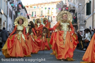 Ronciglione - Carnevale 2018 - Sfilano carri e maschere