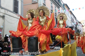 Ronciglione - Carnevale 2018 - Sfilano carri e maschere