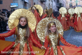 Ronciglione - Carnevale 2018 - Sfilano carri e maschere