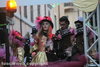 Ronciglione - Carnevale 2018 - Sfilano carri e maschere