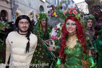 Ronciglione - Carnevale 2018 - Sfilano carri e maschere
