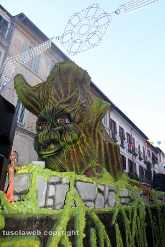 Ronciglione - Carnevale 2018 - Sfilano carri e maschere