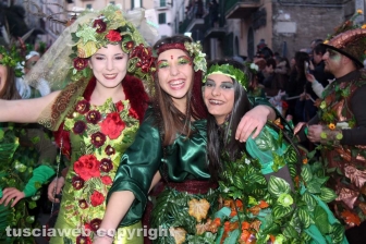 Ronciglione - Carnevale 2018 - Sfilano carri e maschere