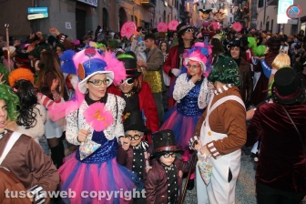 Ronciglione - Carnevale 2018 - Sfilano carri e maschere