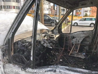 Viterbo - Esplosione a Santa Barbara, gli autocarri incendiati