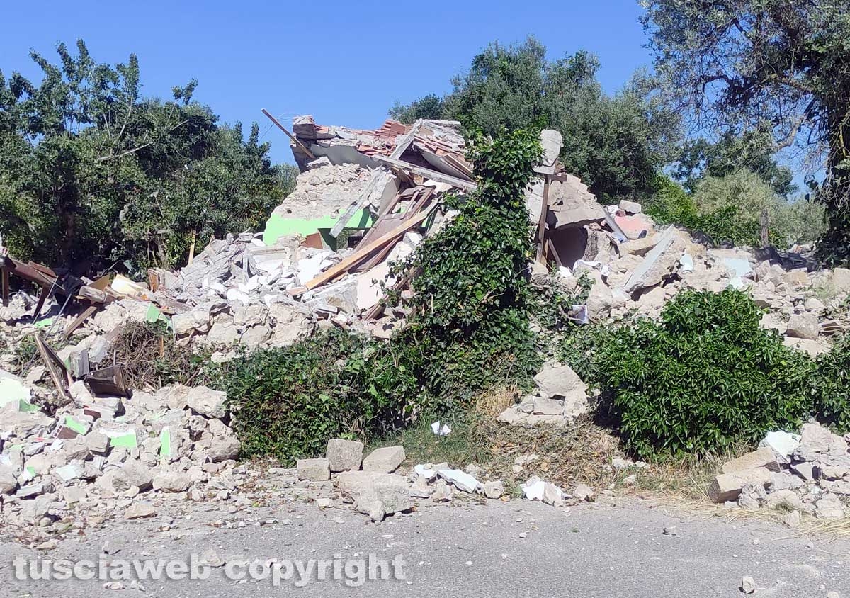 Bolsena - Forte esplosione distrugge casa