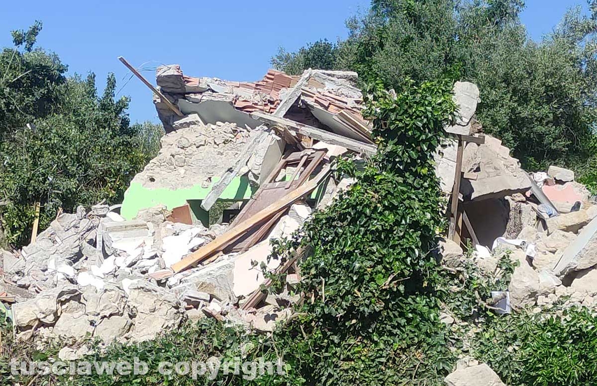Bolsena - Forte esplosione distrugge casa