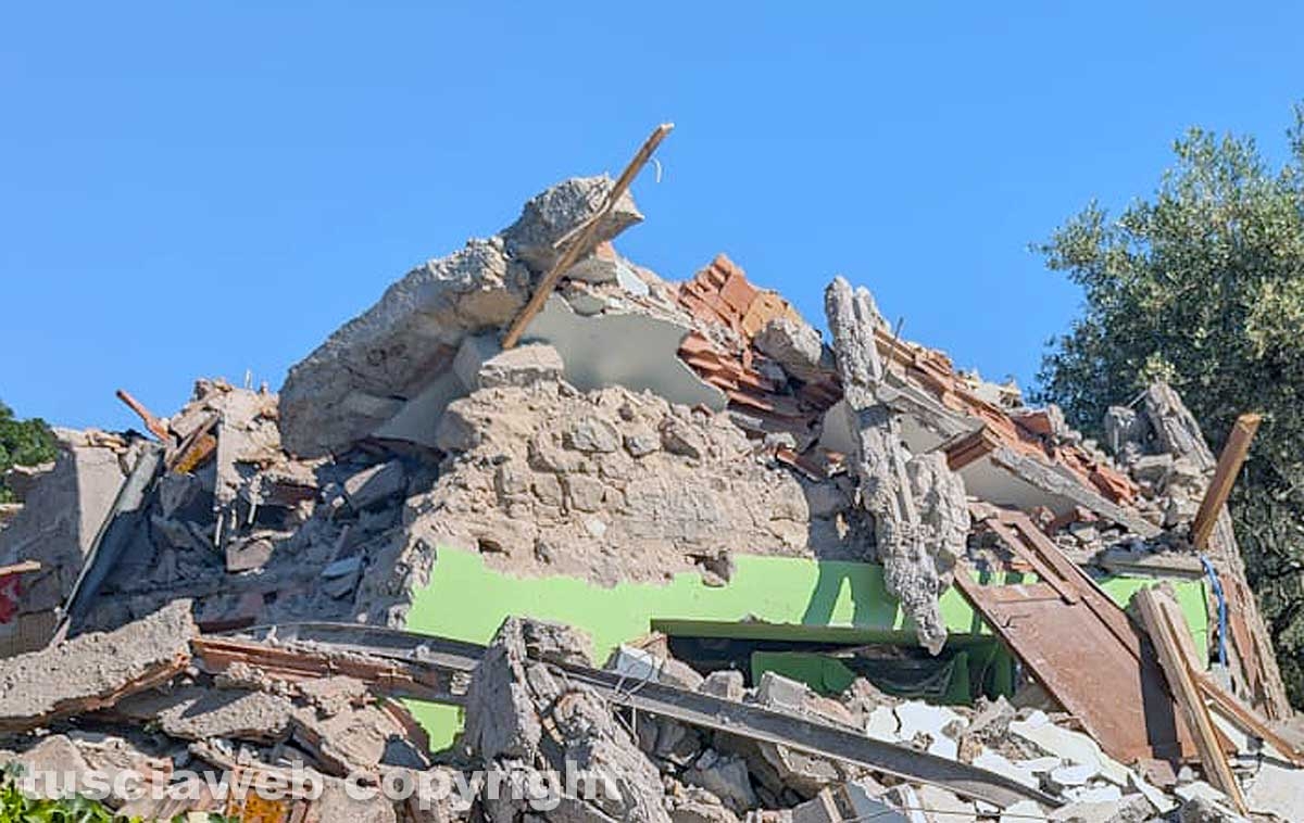 Bolsena - Forte esplosione distrugge casa