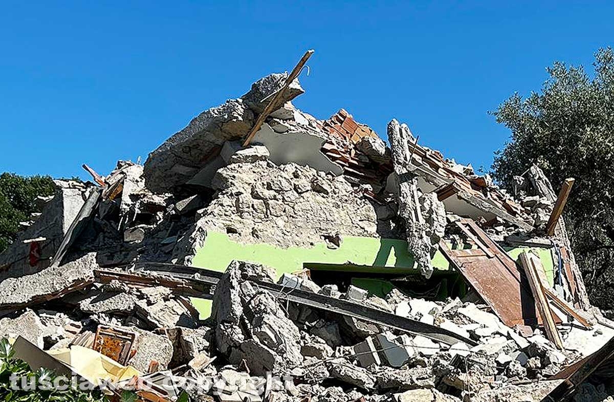 Bolsena - Forte esplosione distrugge casa
