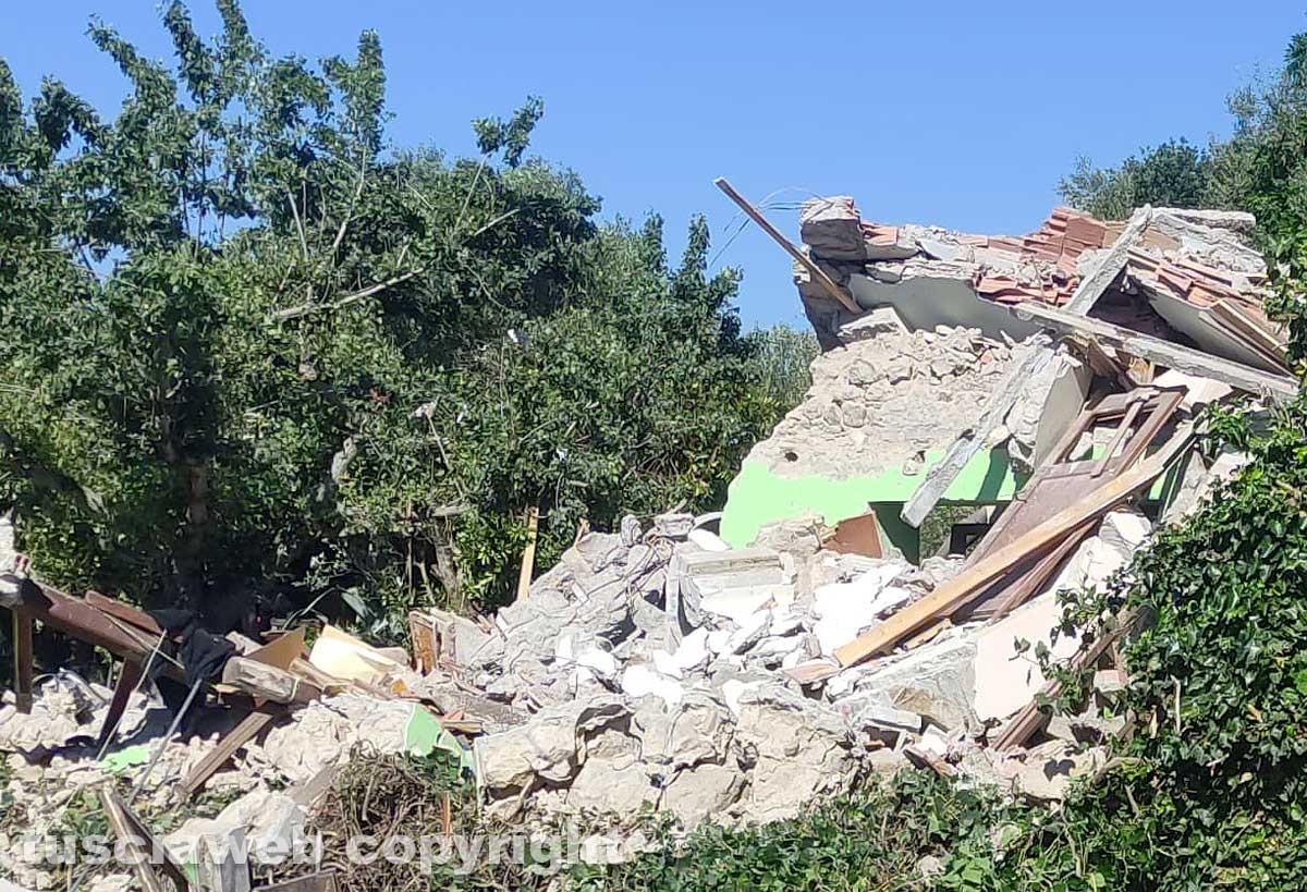Bolsena - Forte esplosione distrugge casa