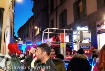 Viterbo - Esplosione in pieno centro di una bomba carta