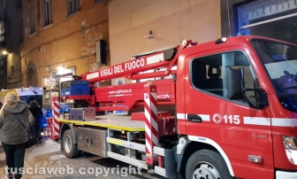 Viterbo - Esplosione in pieno centro di una bomba carta