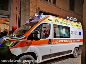 Viterbo - Esplosione in pieno centro di una bomba carta