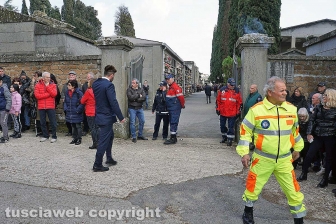 Il feretro di Fabrizio Frizzi a Bassano Romano