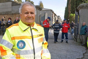 Il feretro di Fabrizio Frizzi a Bassano Romano
