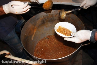 Fagioli sotto la Macchina di Santa Rosa