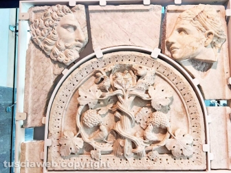 Fakes, il falso nell'arte da Annio ad Omero