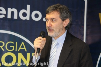 FdI apre la Casa tricolore
