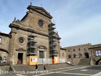 Viterbo - Il Duomo a Ferragosto