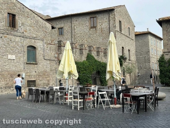 Viterbo - Piazza San Carluccio a Ferragosto