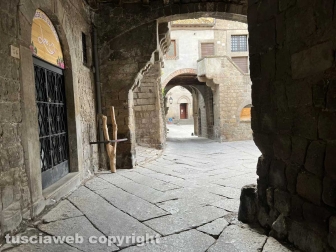 Viterbo - Piazza San Pellegrino