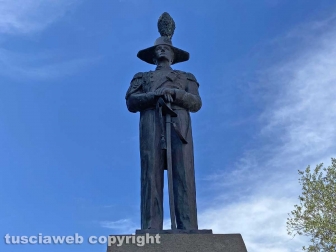 Viterbo - Monumento dedicato all'Arma dei carabinieri