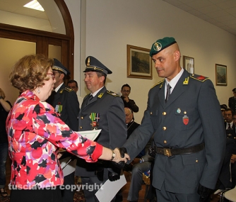 Festa della finanza 2015 - La consegna di encomi ed elogi ai finanzieri meritevoli