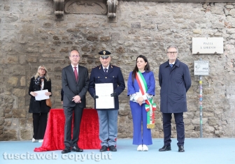 Viterbo - Onorificenza di Cavaliere dell’ordine al merito della repubblica al Sovrintendente Capo della Polizia di Stato Emanuele Politini