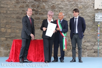 Viterbo - Onorificenza di Cavaliere dell’ordine al merito della repubblica alla signora Carla Fiorucci