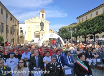 Bagnoregio - Il concerto della banda musicale dei carabinieri - Nella foto: il colonnello Massimo Friano comandante provinciale dei carabinieri, il sindaco Luca Profili, Marco Sbocchia della Cri