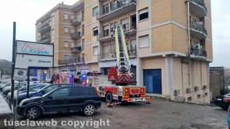 Incendio in appartamento sulla Cassia Sud