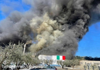 Gallese - Incendio in una fabbrica di sanitari