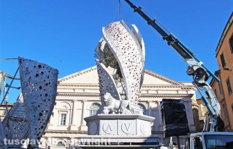 Fiore del cielo a piazza del Teatro