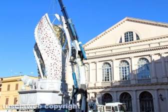 Fiore del cielo a piazza del Teatro
