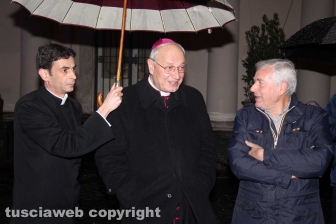 Fiore del cielo s'illumina a piazza del Teatro