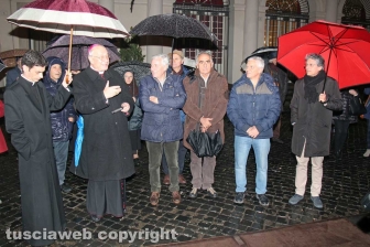 Fiore del cielo s'illumina a piazza del Teatro