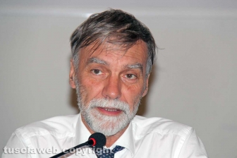 Fioroni presenta il suo libro su Moro