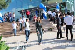I ragazzi dell\'orchestra al Soka performing arts center