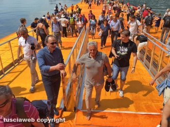Floating piers sul lago d\'Iseo