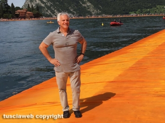 Floating piers sul lago d\'Iseo
