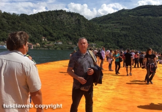 Floating piers sul lago d\'Iseo
